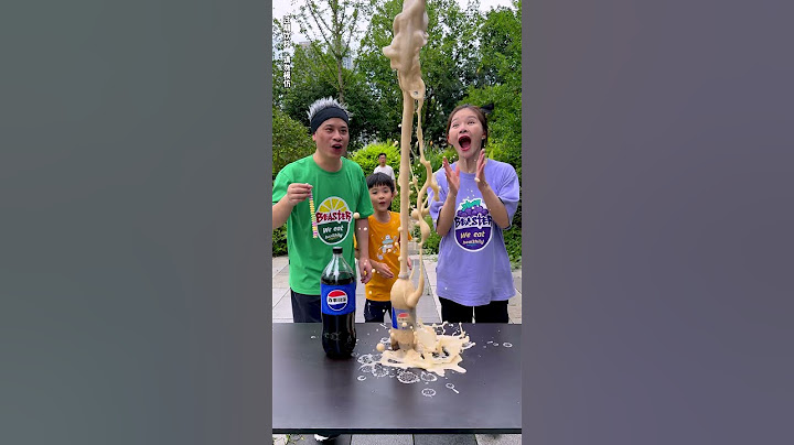 Whose Coke Fountain Sprays The Highest? #Funnyfamily#Partygames