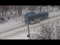 Автоледи-гонщица протаранила «синий» автобус в Новокузнецке