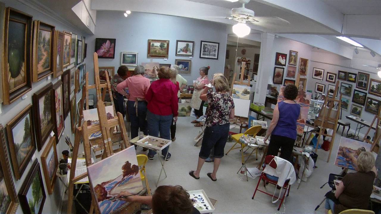 FILE0008 Artist Lee Meriwether doing oil painting workshop in Brenham, Tx