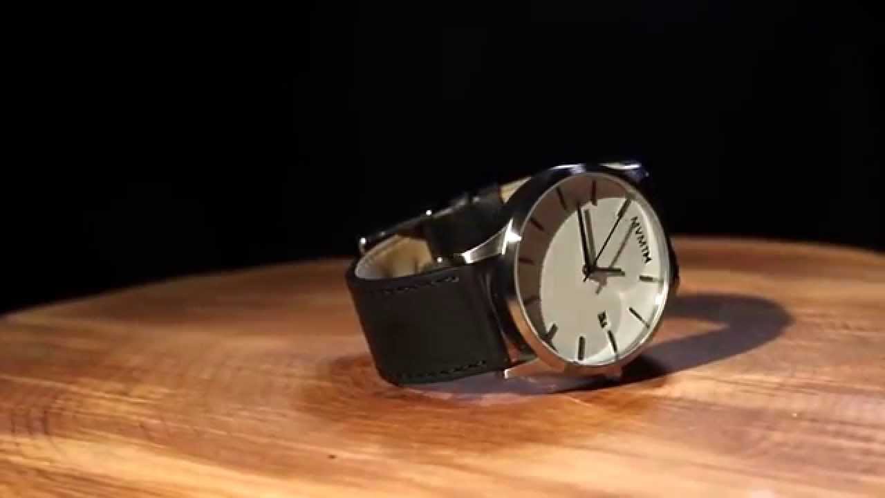 The MVMT Classic White/Black Leather