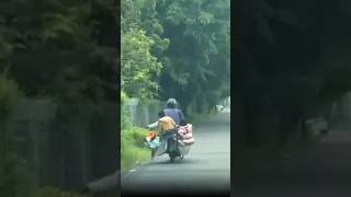 Download Lagu Riding a rickety bike MP3