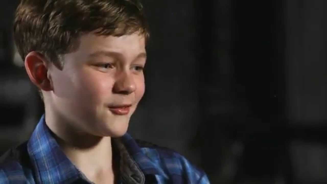 stemme akse Ja Pan: Levi Miller "Peter" Behind the Scenes Movie Interview | ScreenSlam -  YouTube