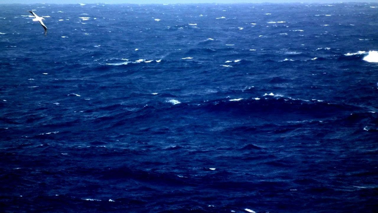 Самой молодой океан. Атлантический океан. Воды Атлантики. Вода в Атлантическом океане. Синяя вода Атлантики.