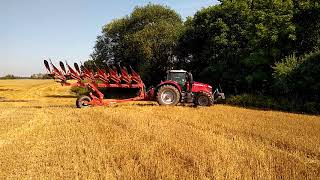 Massey Ferguson 7724 Plowing