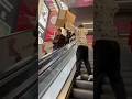 LUDI BRAT STAVLJA LJUDIMA KUTIJU NA GLAVU! #funny #challenge #shots #fyp #foryou  #viralshort