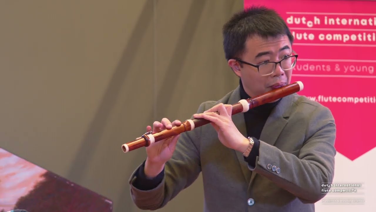 Ching-Yao Wang plays J.S. Bach: Sonata in e-minor (BWV 1034) mvt 1 and 2