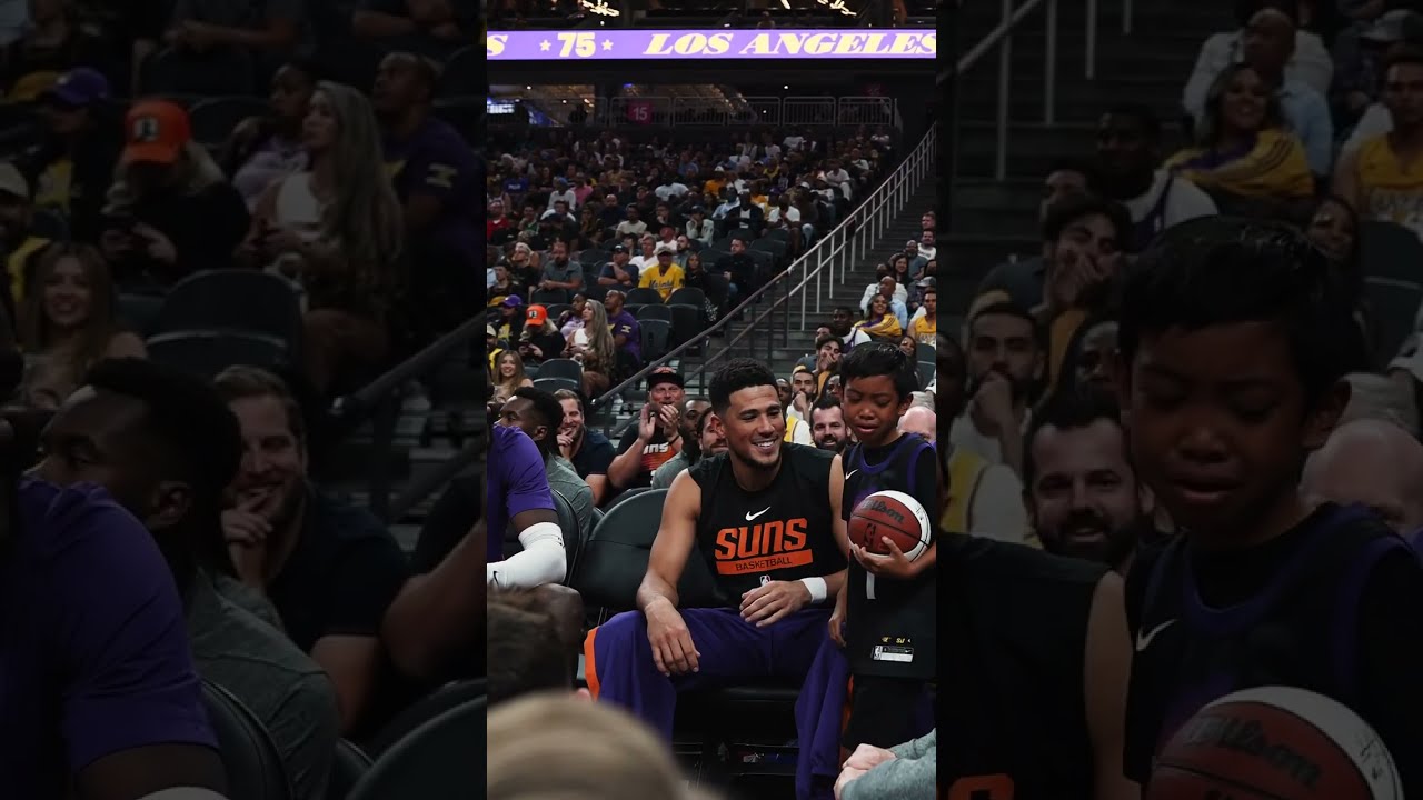 Heartwarming Content 🥺 Devin Booker & Deandre Ayton Make a Young Fans Day on the Sidelines 💜