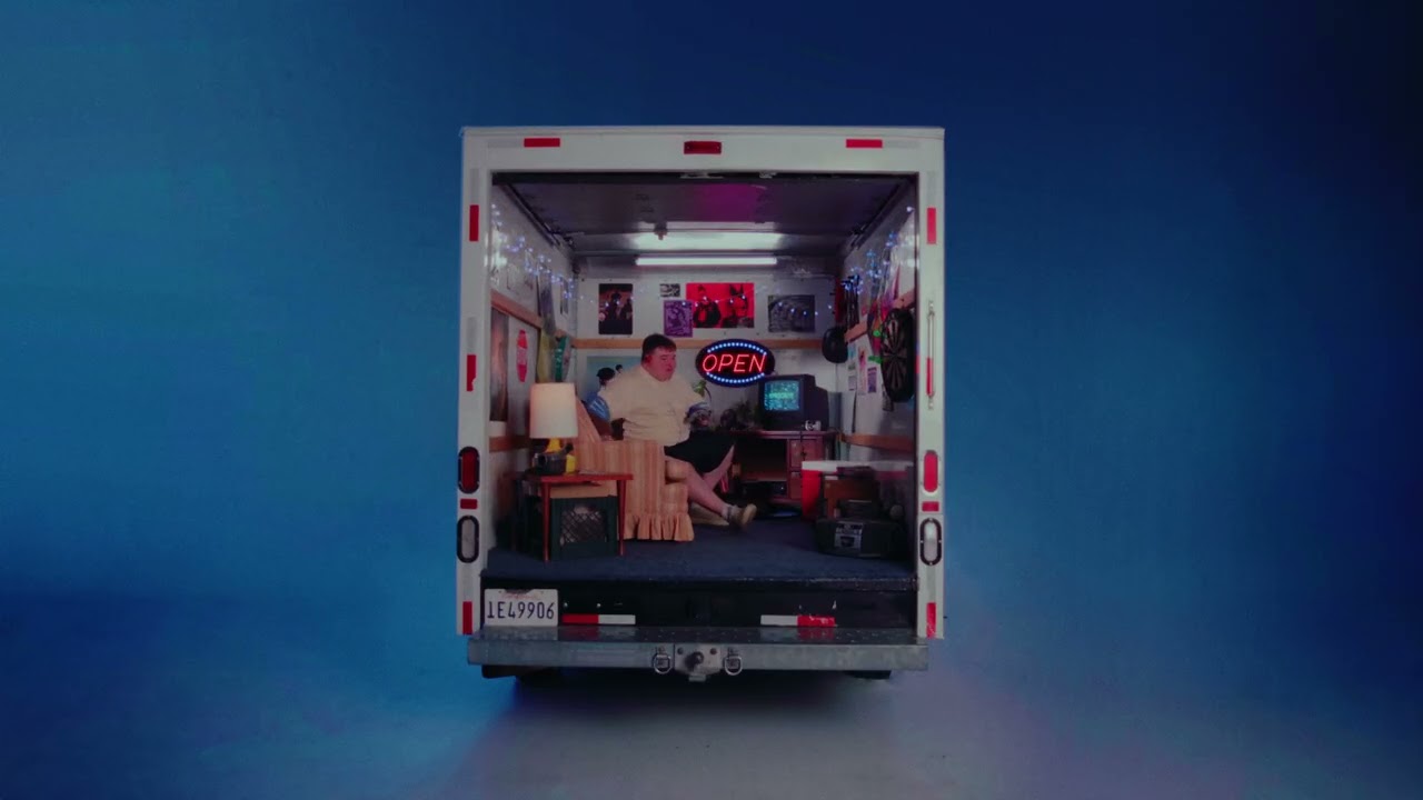 Watch Verzache – Silver minivan (Official Visualizer) on YouTube Watch Verzache – Silver minivan (Official Visualizer) on YouTube