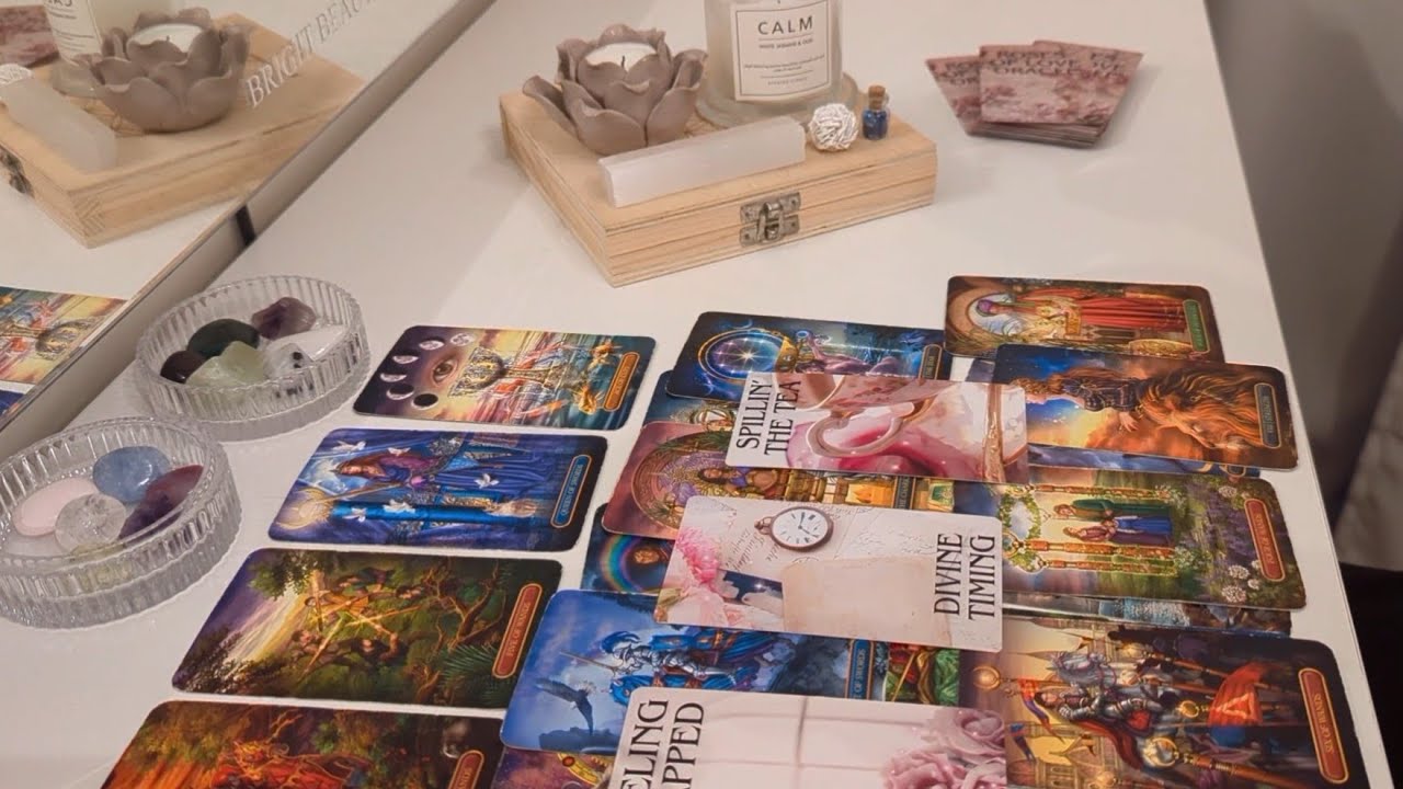 Divine timing är NU!💥Men någon behöver ta första steget.. 💌❤️ Ni båda väntar på varandra..👩‍❤️‍👨