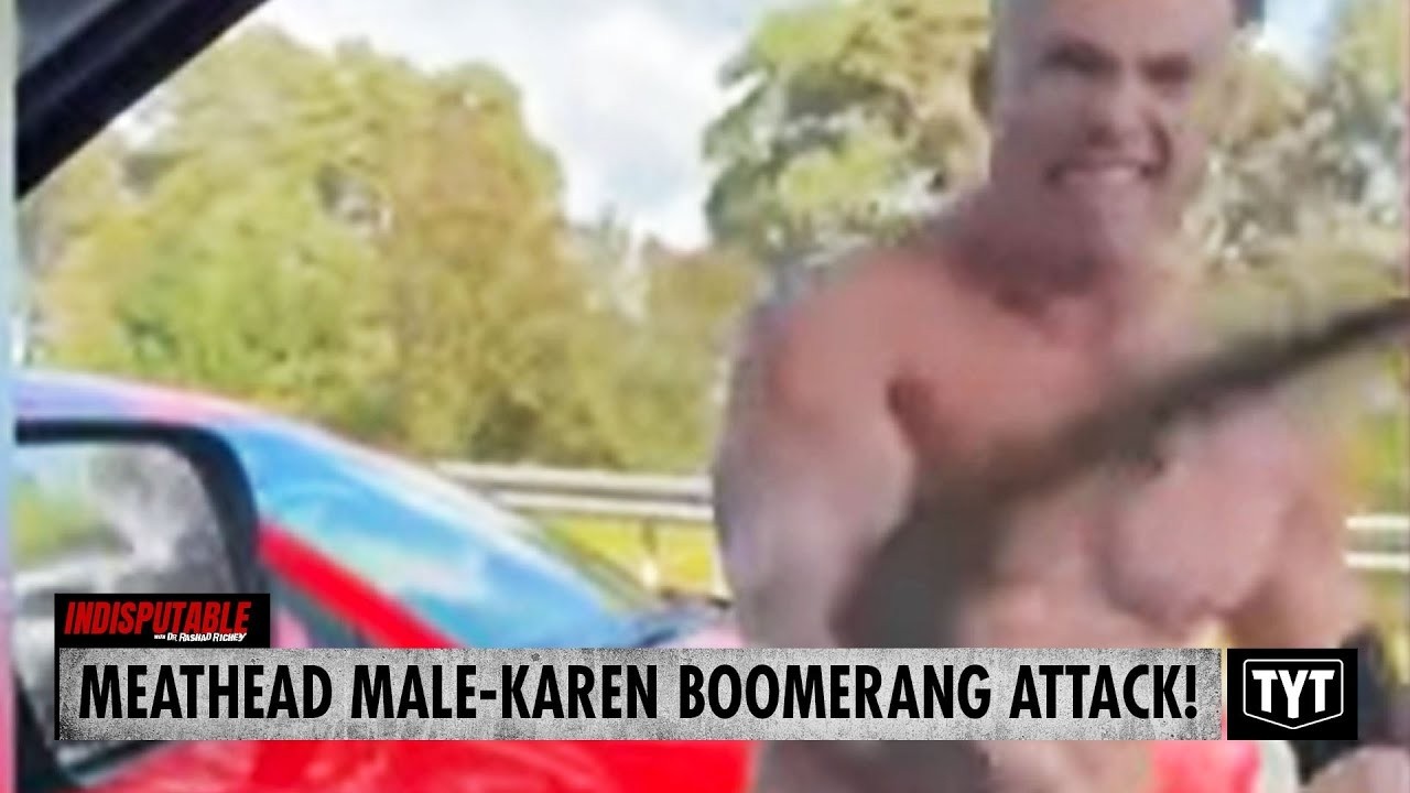 Тупоголовый мужчина-Карен атакует машину бумерангом