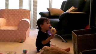 Vanessa Cantando Xuxa