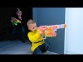 НОЧНЫЕ игры с NERF...ОДНИ дома. NIGHT games with NERF ... ALONE at home.