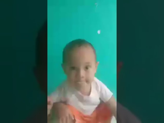 LUCU NGEGEMESIN SEPRTI BAPAKNYA😍 class=