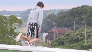 学校の屋上から飛び降りるのも大変なんやぞ