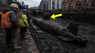 Submarine Emerges in the City Lake –Then Maintenance Workers Take a Look Inside