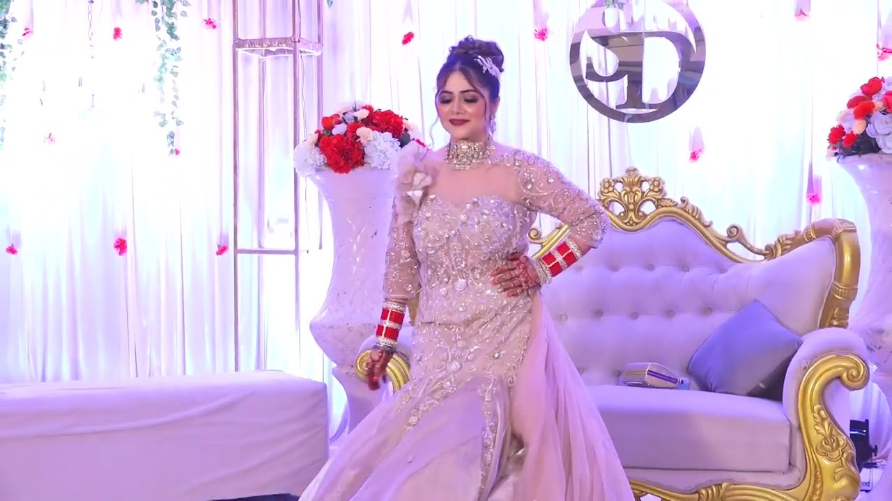 DIVLEEN - SIMRAN DANCE PERFORMANCE