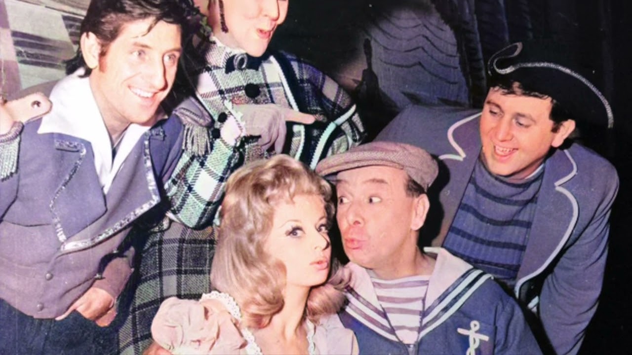 Sheffield retro: nostalgic pictures transformed into colour show how we lived in 1967