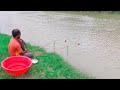 Fishing Video || Everyone will love watching the scene of the boy fishing in the terrible river Ajay