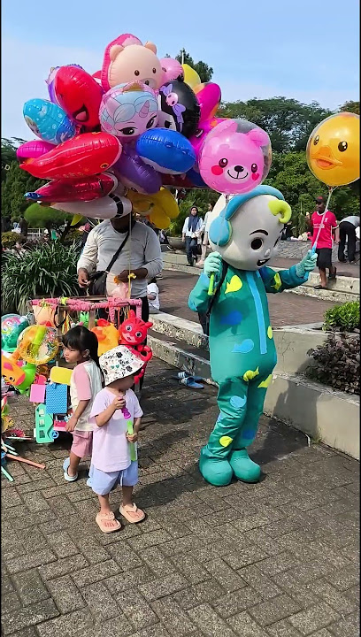 cocomelon wheels on the bus