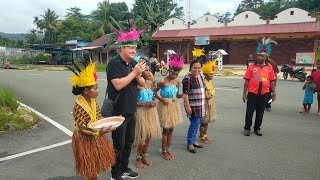 Penyambutan Pdt. Dr. Rainer Scheunemman Di Kabupaten Supiori Papua