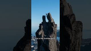 Discover enchanting Svolvær, the gateway to Norway’s Lofoten archipelago 🏔️