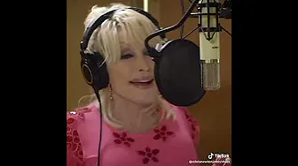 Olivia Newton John y Chloe Lattanzi  • Window In The Wall