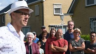 Download Lagu De oud gemeentedichter Andries de Jong onthult maismannetjes in De Tike MP3 Download Lagu De oud gemeentedichter Andries de Jong onthult maismannetjes in De Tike MP3