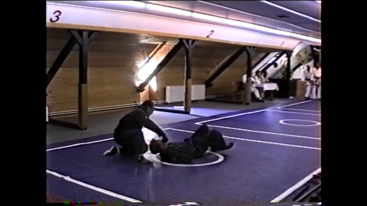 Anti Terror Combat master Horst D. Lindenau demonstrates hair throw. ATK / Germany 1992