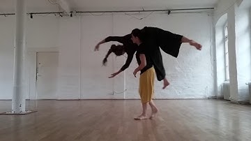 In & Out - Contact Improvisation with Caterina and Vega