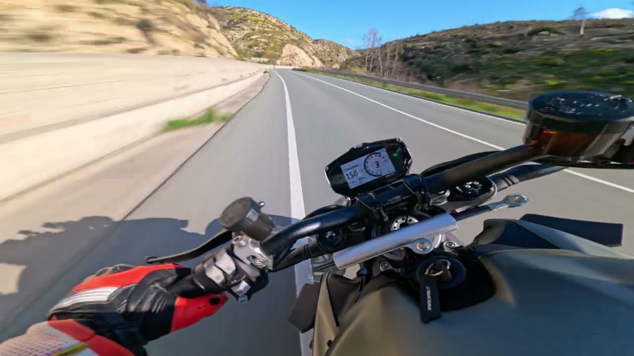 Ducati Streetfighter V2 POV riding the Canyons