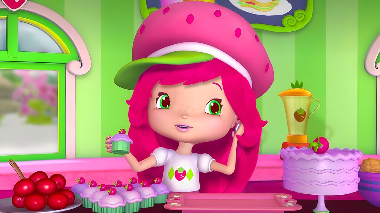 A BIG DAY OF BAKING! 🍰 🍪 🤩 | STRAWBERRY SHORTCAKE | WildBrain Kids