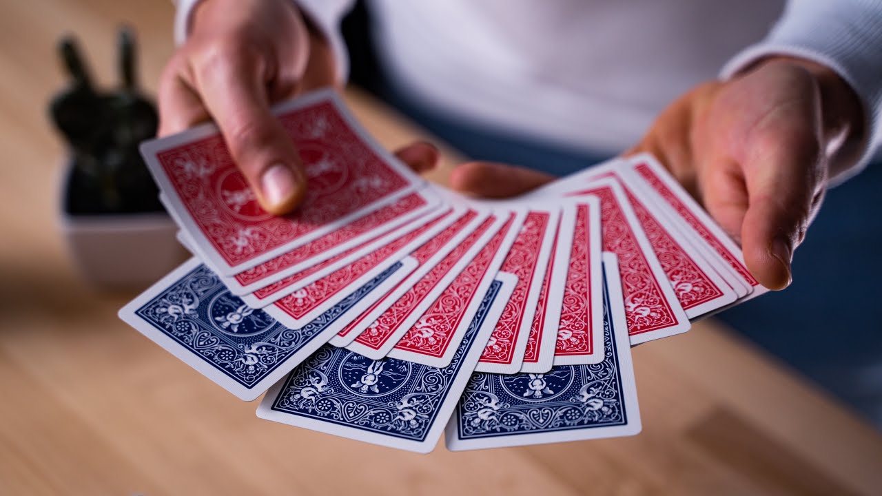 El increíble TRUCO de las CARTAS que viajan - Julio Ribera