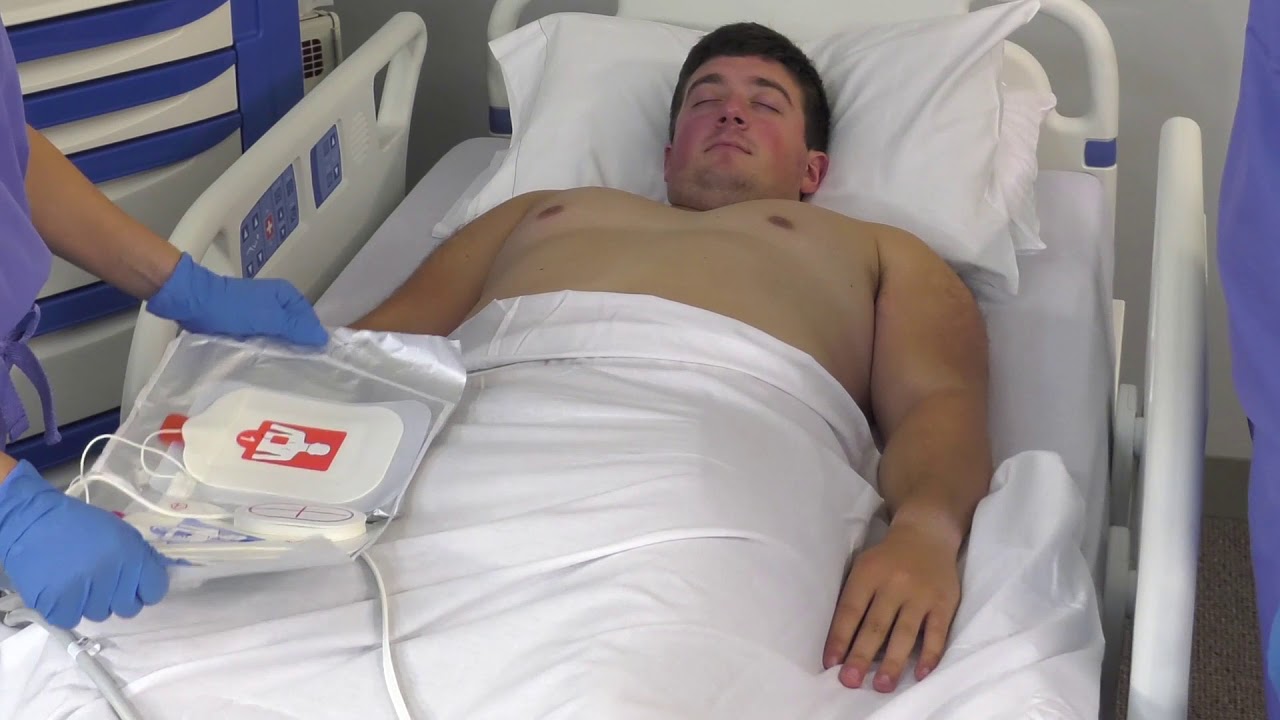 R Series Preparazione del paziente con elettrodi multifunzione v14 (Italian)