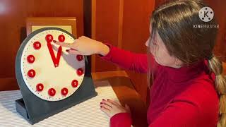 RELOJ DE MADERA CON MANILLAS MÓVILES (María Montessori)