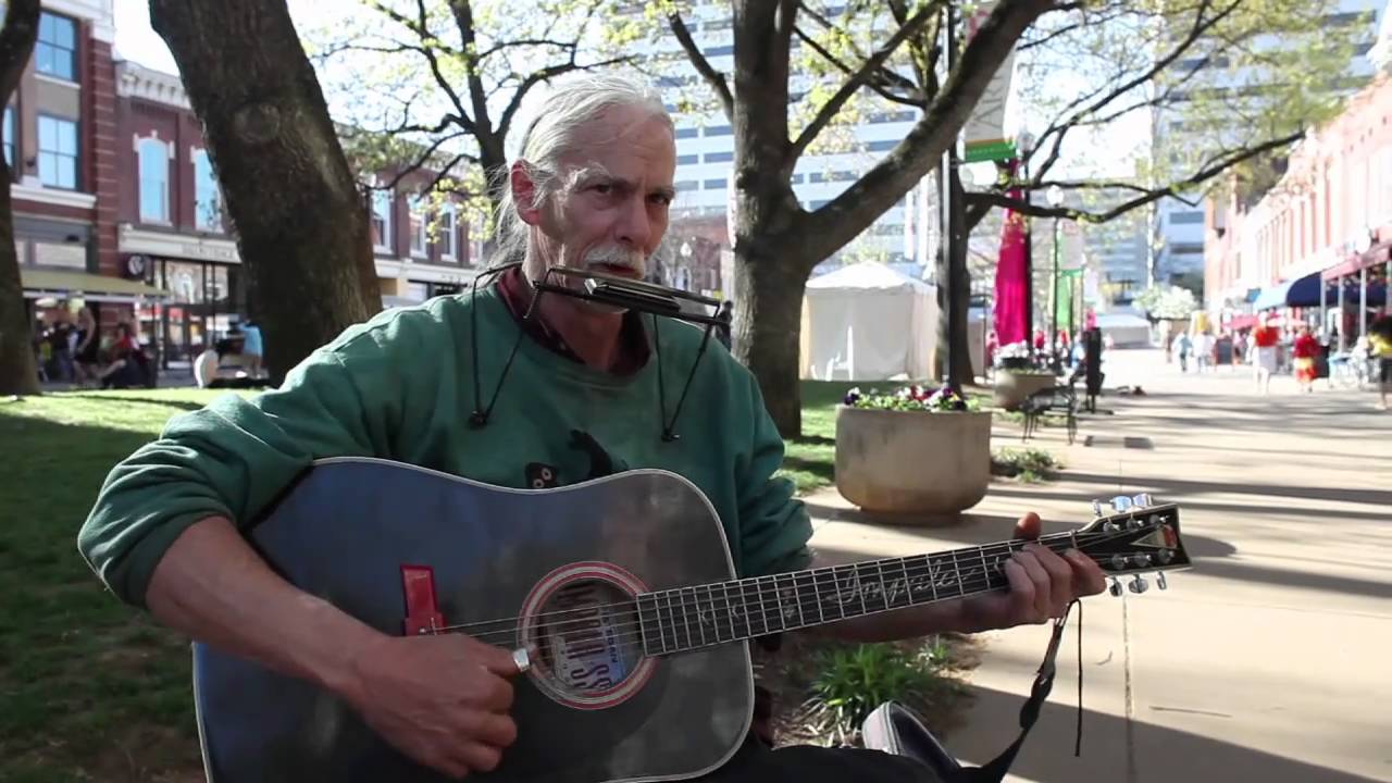 Musicians on Market Square in Knoxville - YouTube