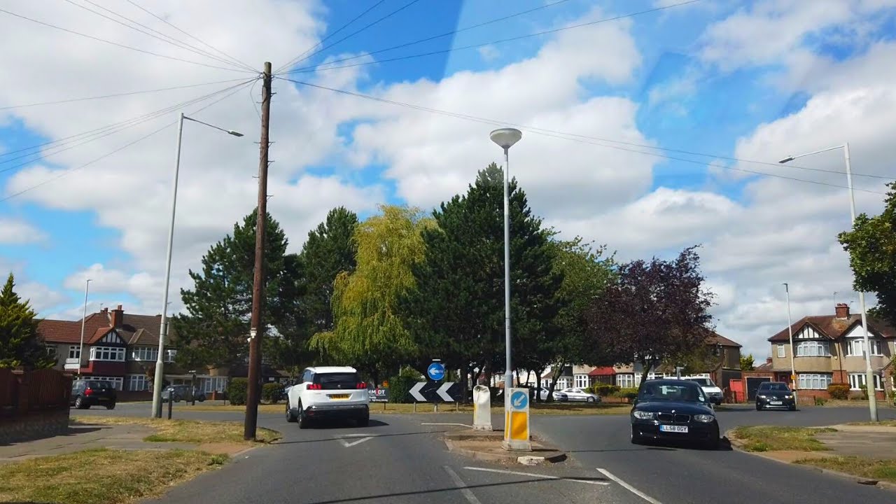 Classical Music London Driving Tour Around The Ruislip Area 🇬🇧 YouTube