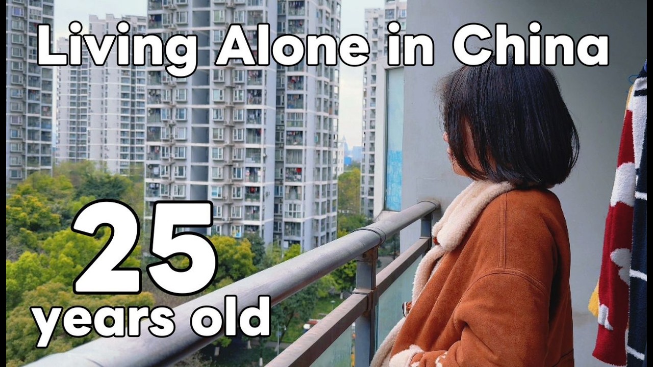 Living alone in China. 25 years old, To make a living, I live in public ...