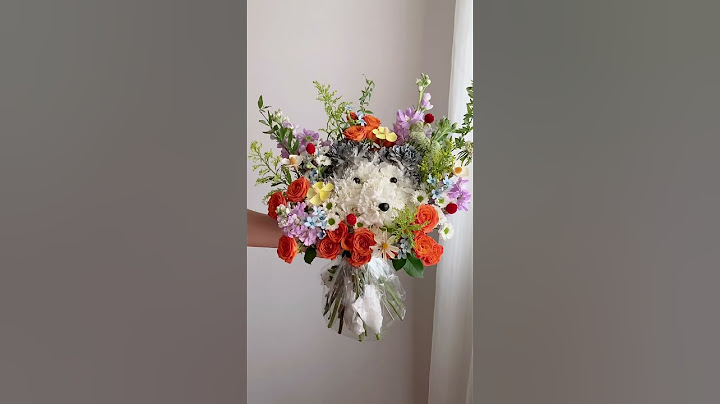 Learn how to tie a bouquet#funny #fyp #flowers# #florist