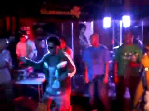 TEGO CALDERON FT PLAN B - PEGAITO A LA PARED (OFFICIAL REMIX)