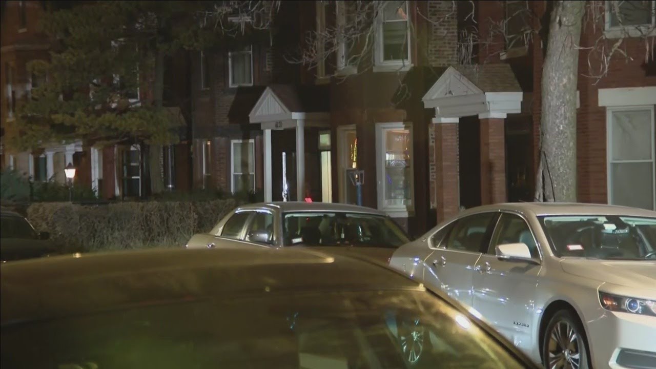 8 Year Old Boy Found Dead In Closet Chicago Police Say Suicide