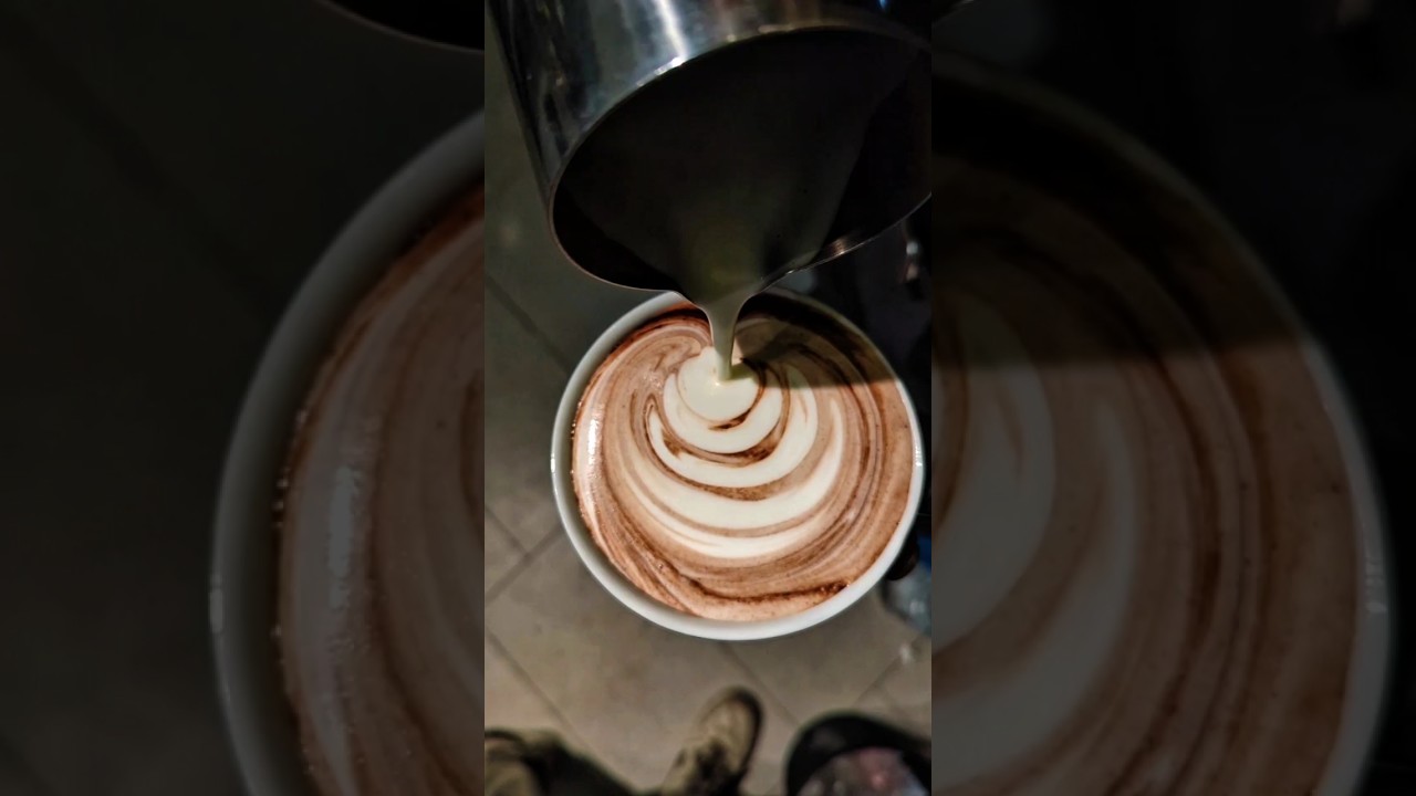Mocha Tulip Latte Art ☕🍫 | Satisfying Coffee Art 