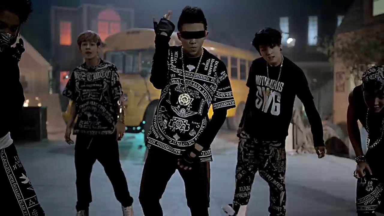 Бтс но море дрим альбом. Шуга gif no more dream. Bts many many. Bts many many. Костюмы бтс no more dream.