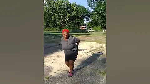 Dee Dee Simon - WALK THAT DOG (comedian Janet Brad...