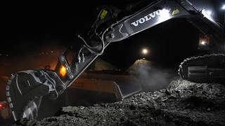 💪 High productivity - Volvo EC750E loading A30G and 730C - Part 2