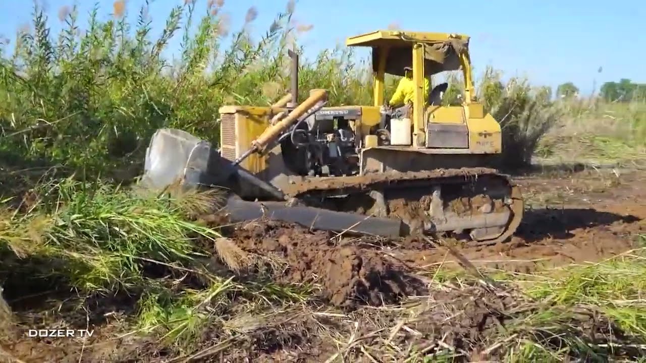 The Best Dozer Komatsu D65E bulldozer working YouTube