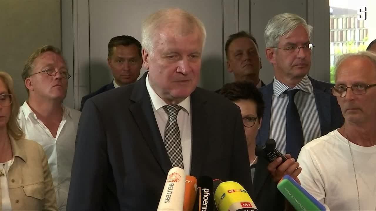 spiegel ドイツ語 Bamf-Affäre: Seehofer verspricht Transparenz
