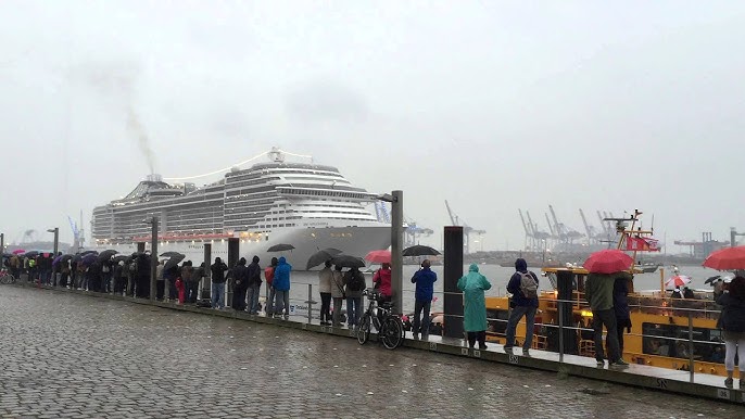 Mein Schiff 4 - Hafen Hamburg (Landungsbrücken)