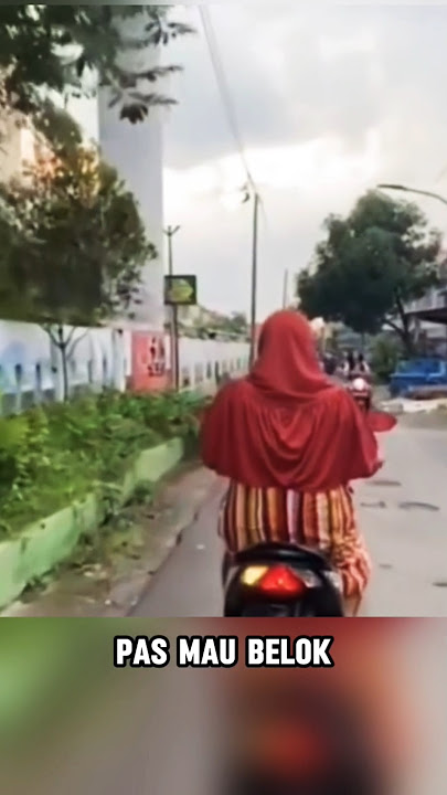 Ketika Emak-emak Naik Motor