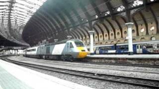 East Coast Departing York NorthBound 1 Tone Class 43 207