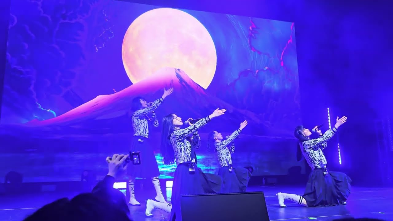 Atarashii Gakko! at ACL Austin song Essa Hoisa